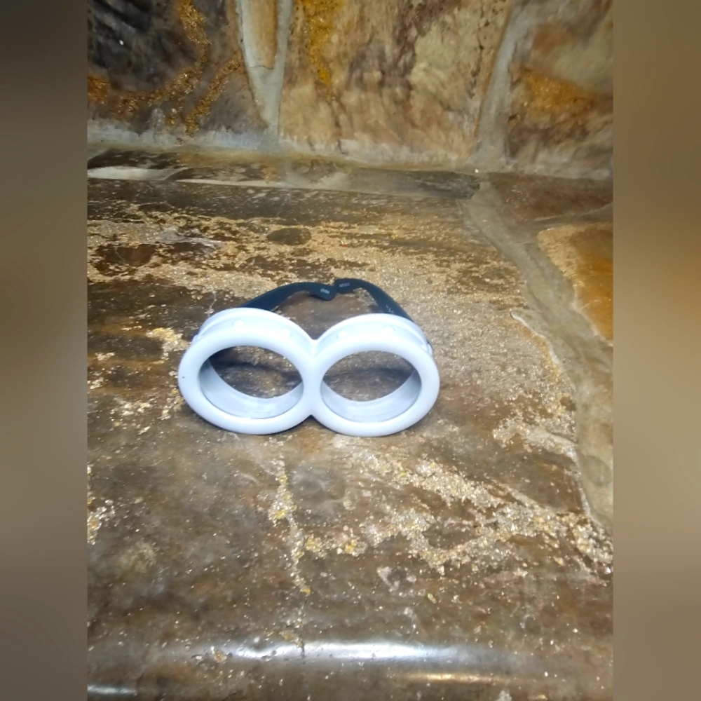 Universal studio Minions glasses